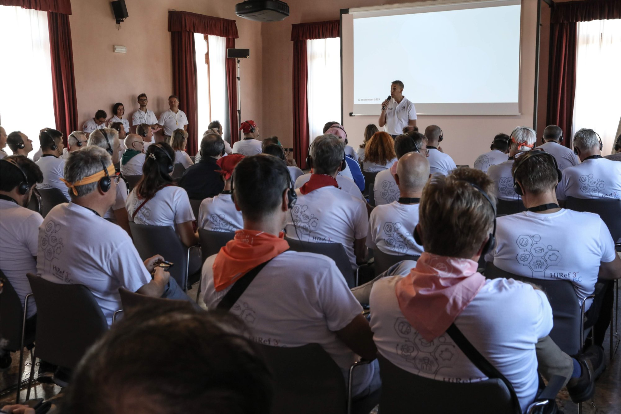 Sessione formativa in plenaria condotta da Vitruvio Consulting